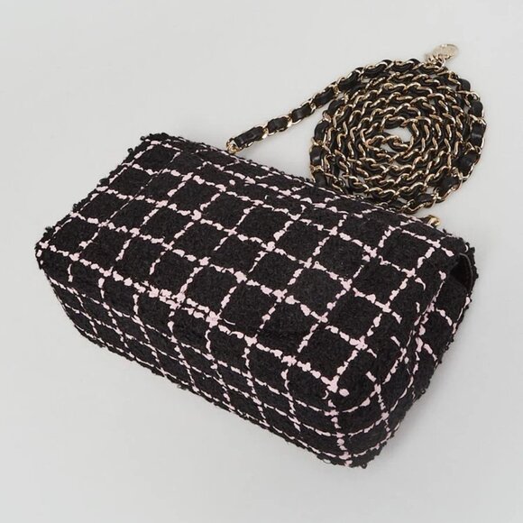Chanel Black/Pink Wood Tweed Camellia Small Flap Bag - Picture 3 of 11